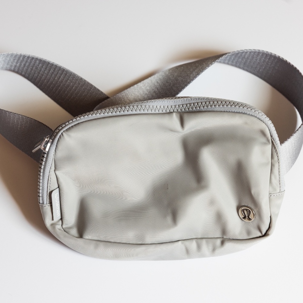 Lululemon 1L Everywhere Belt Bag - Gray